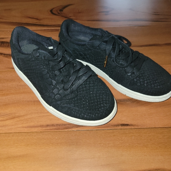 Nike Air Jordan 1 Retro Low Black Python Shoes AJ6004-010 Women’s Size 5 - Picture 4 of 8